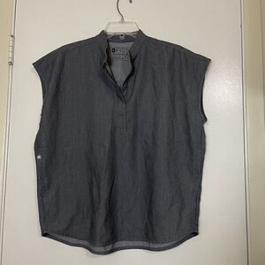 FIGS gray sleeveless technical scrub top size small